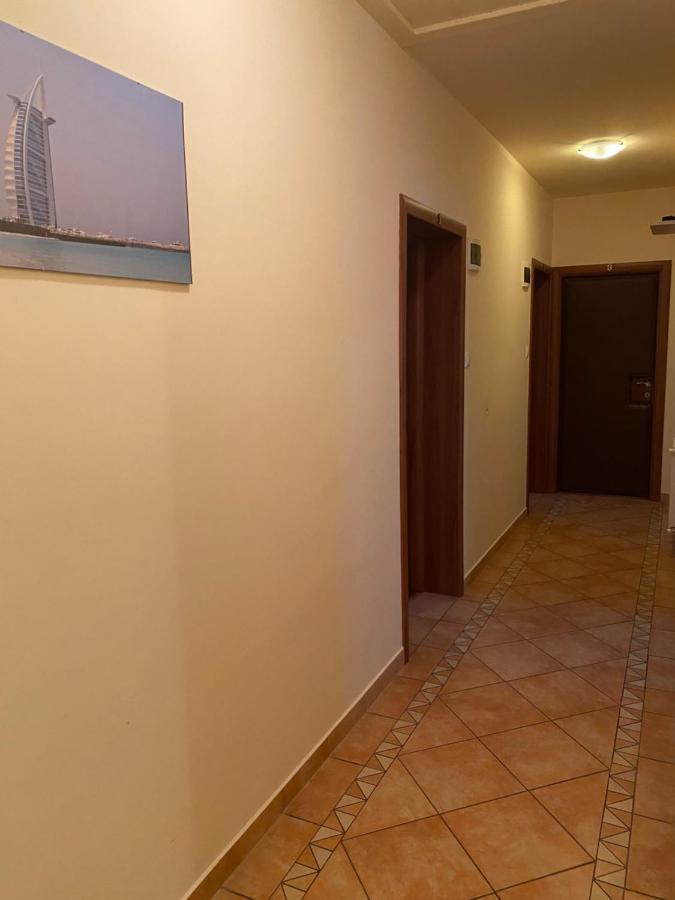 Aura Apartman Hajduszoboszlo Exterior photo
