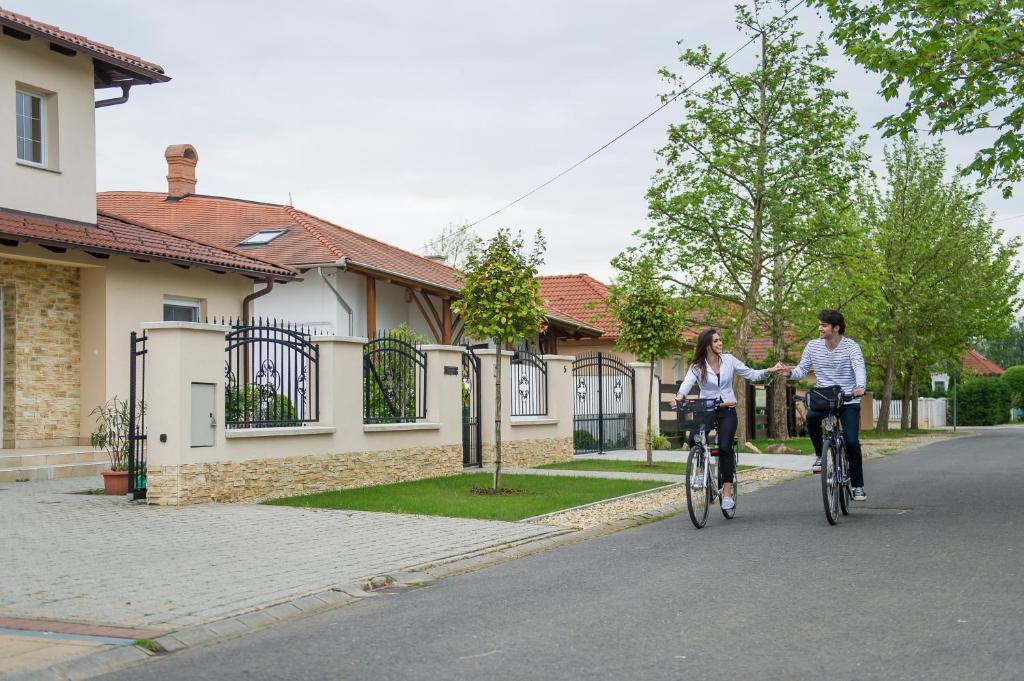 Aura Apartman Hajduszoboszlo Exterior photo